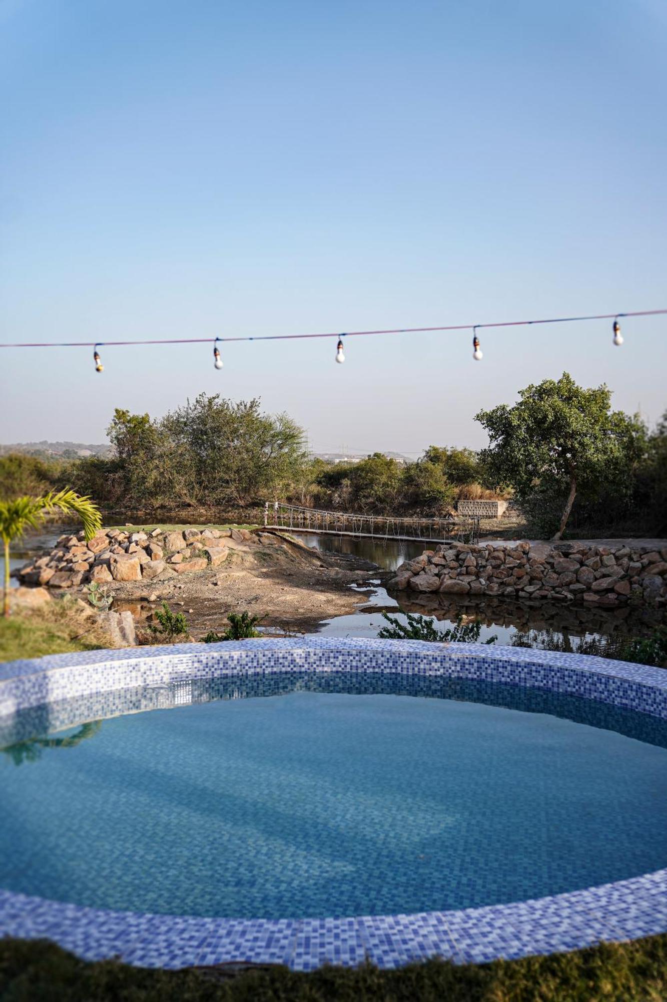 Rustic Vogue Otel Shamirpet Dış mekan fotoğraf