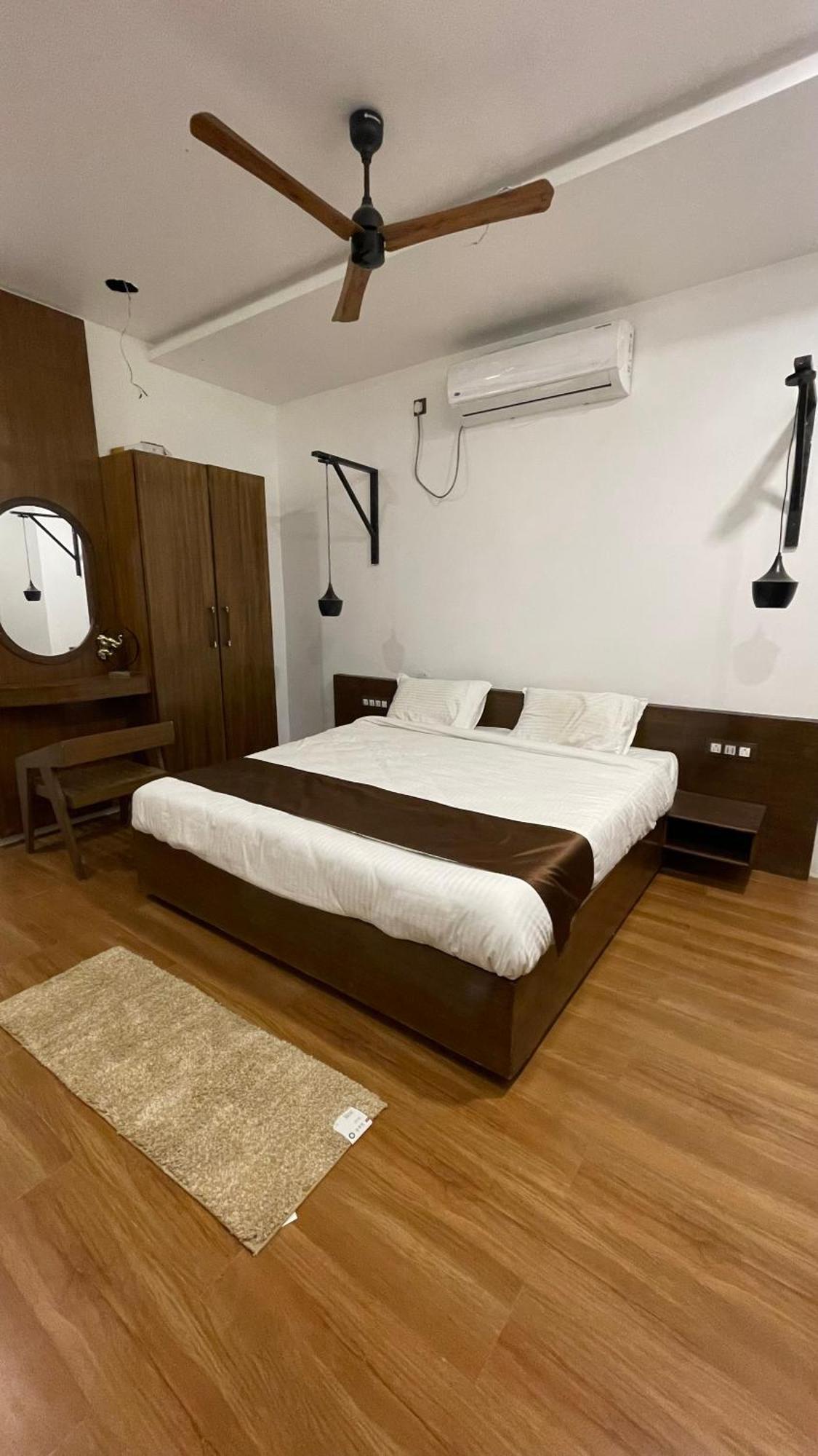 Rustic Vogue Otel Shamirpet Dış mekan fotoğraf